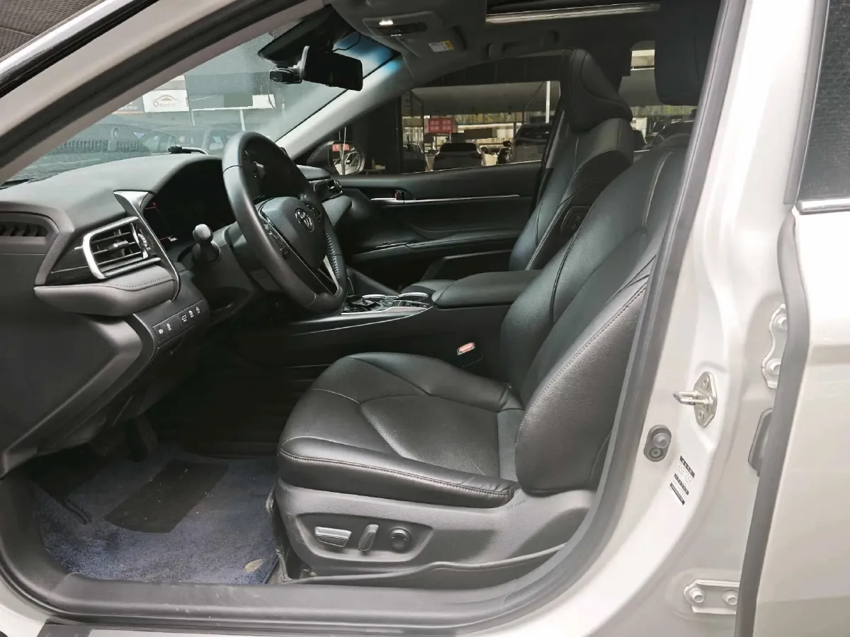 2021 Toyota Camry 2.5L 209HP L4 8AT,autocango,china used car exporter,china ev exporter,chinese used car exporter,chinese used ev exporter