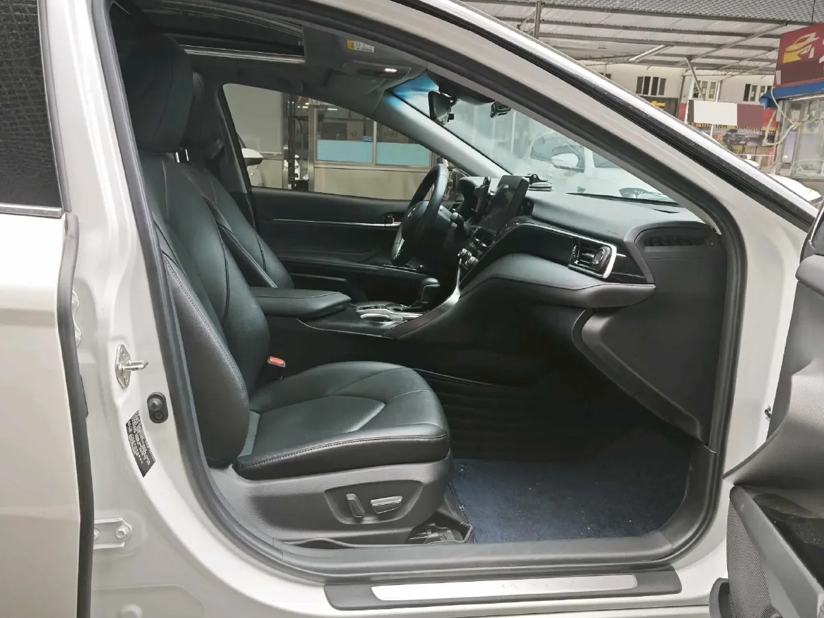 2021 Toyota Camry 2.5L 209HP L4 8AT,autocango,china used car exporter,china ev exporter,chinese used car exporter,chinese used ev exporter