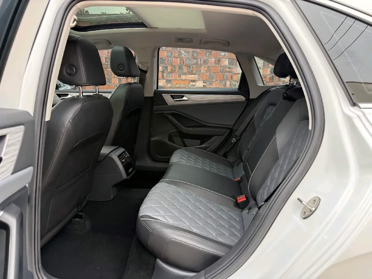 2023 Volkswagen Sagitar 1.5T 160HP L4 7DCT,autocango,china used car exporter,china ev exporter,chinese used car exporter,chinese used ev exporter