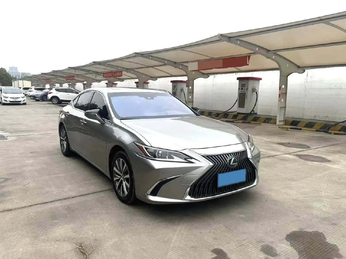 2020 Lexus ES 2.0L 173HP L4 CVT,autocango,china used car exporter,china ev exporter,chinese used car exporter,chinese used ev exporter