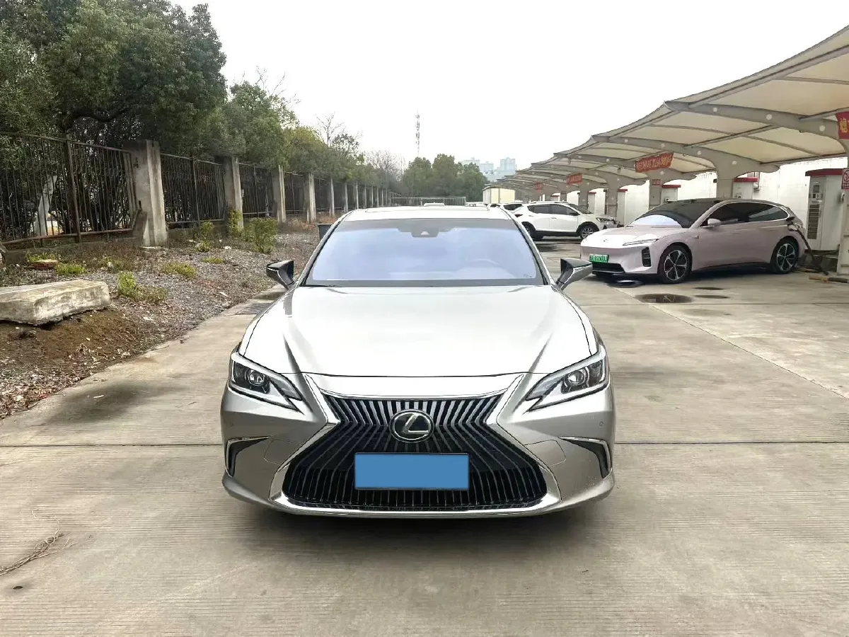 2020 Lexus ES 2.0L 173HP L4 CVT,autocango,china used car exporter,china ev exporter,chinese used car exporter,chinese used ev exporter