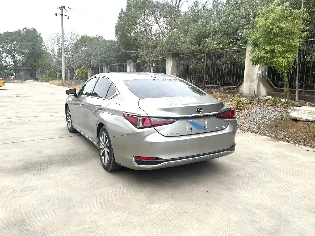 2020 Lexus ES 2.0L 173HP L4 CVT,autocango,china used car exporter,china ev exporter,chinese used car exporter,chinese used ev exporter