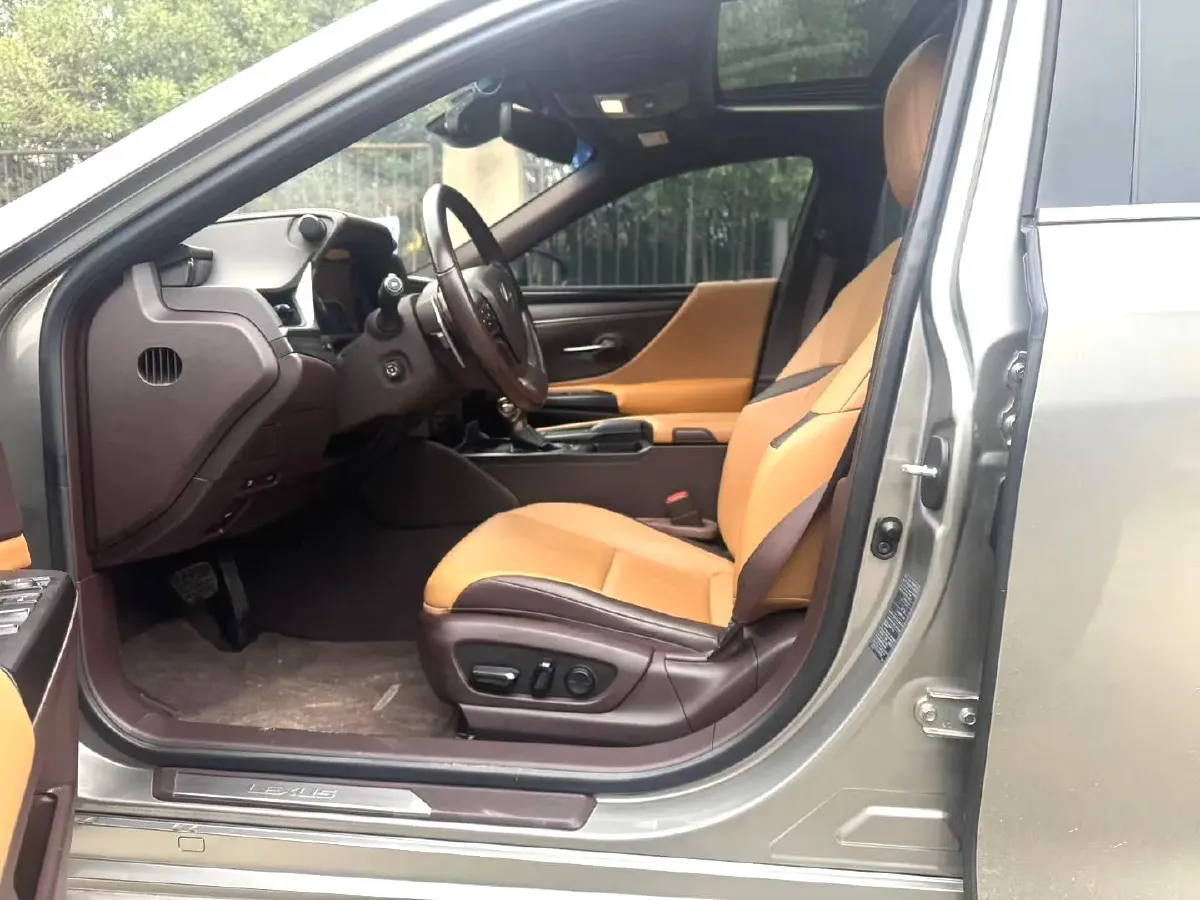 2020 Lexus ES 2.0L 173HP L4 CVT,autocango,china used car exporter,china ev exporter,chinese used car exporter,chinese used ev exporter