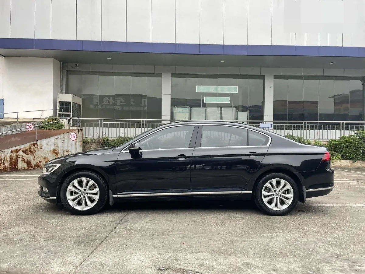 2019 Volkswagen Magotan 2.0T 186HP L4 7DCT,autocango,china used car exporter,china ev exporter,chinese used car exporter,chinese used ev exporter