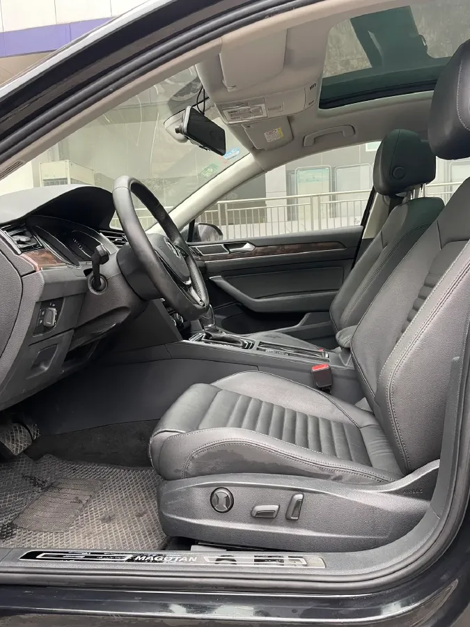 2019 Volkswagen Magotan 2.0T 186HP L4 7DCT,autocango,china used car exporter,china ev exporter,chinese used car exporter,chinese used ev exporter