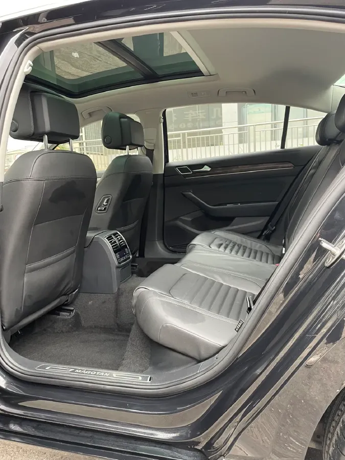 2019 Volkswagen Magotan 2.0T 186HP L4 7DCT,autocango,china used car exporter,china ev exporter,chinese used car exporter,chinese used ev exporter