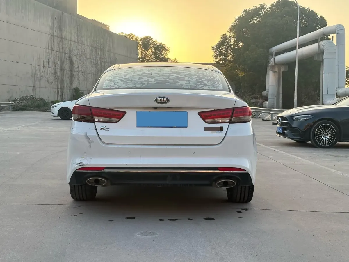 2017 Kia K5 2.0L 161HP L4 6AT,autocango,china used car exporter,china ev exporter,chinese used car exporter,chinese used ev exporter