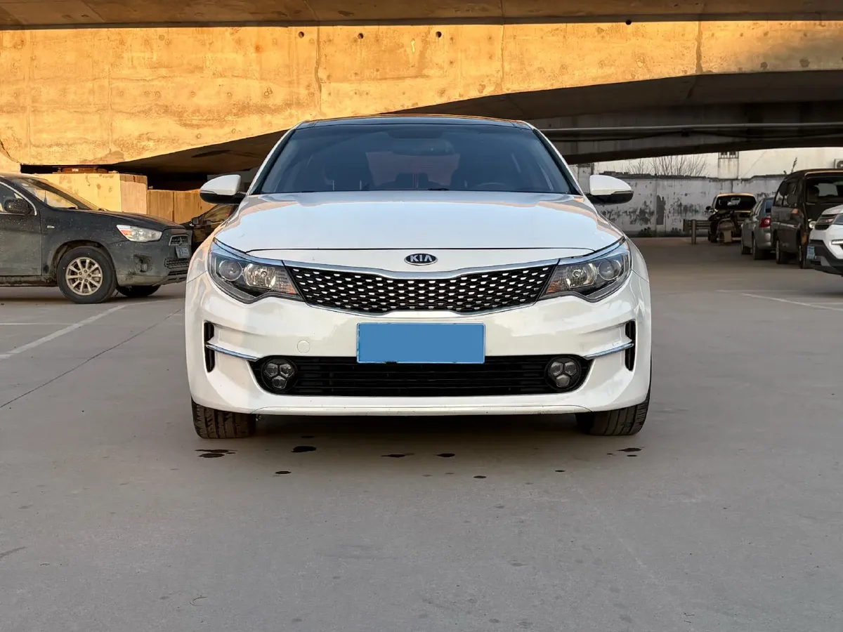 2017 Kia K5 2.0L 161HP L4 6AT,autocango,china used car exporter,china ev exporter,chinese used car exporter,chinese used ev exporter