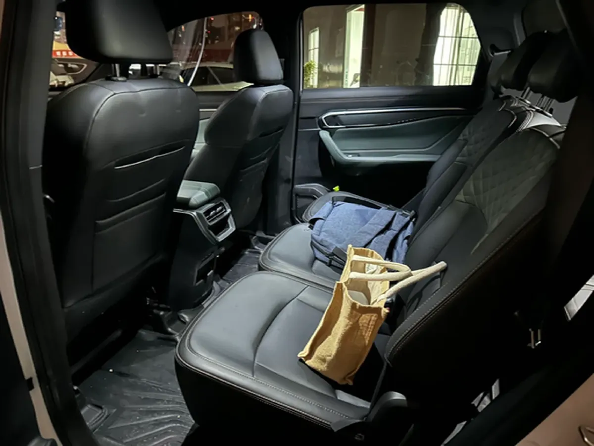 2024 Geely Okavango L 2.0T 218HP L4 7DCT,autocango,china used car exporter,china ev exporter,chinese used car exporter,chinese used ev exporter