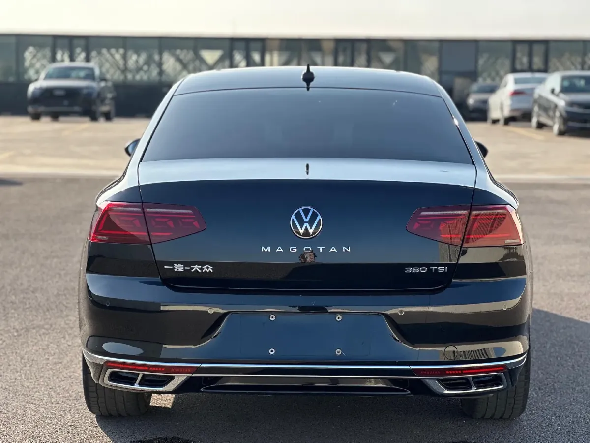 2023 Volkswagen Magotan 2.0T 220HP L4 7DCT,autocango,china used car exporter,china ev exporter,chinese used car exporter,chinese used ev exporter