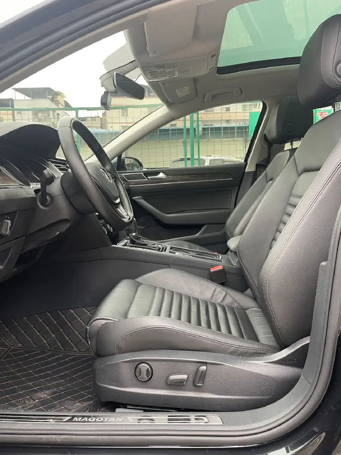 2019 Volkswagen Magotan 2.0T 186HP L4 7DCT,autocango,china used car exporter,china ev exporter,chinese used car exporter,chinese used ev exporter