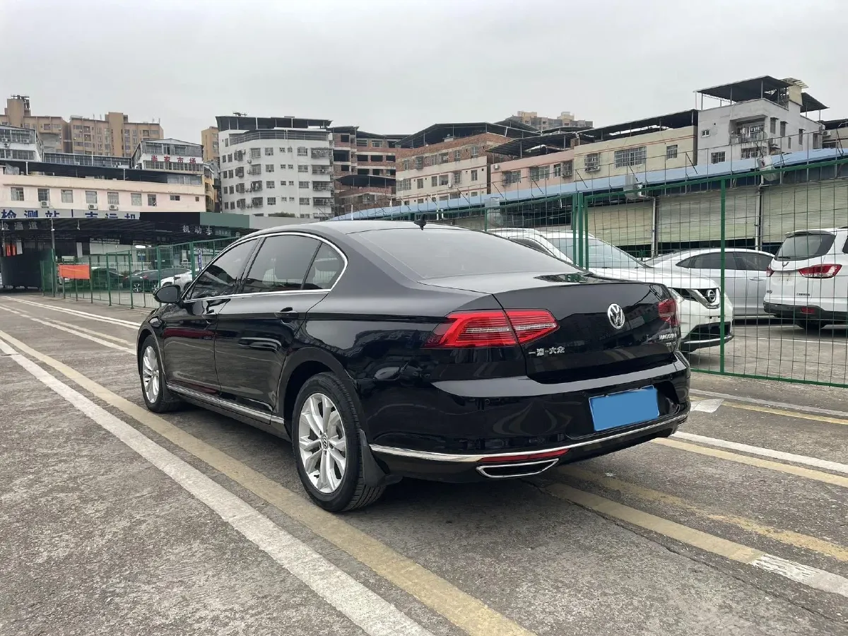 2019 Volkswagen Magotan 2.0T 186HP L4 7DCT,autocango,china used car exporter,china ev exporter,chinese used car exporter,chinese used ev exporter