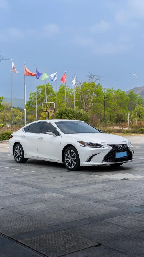 2021 Lexus ES 2.5L 178HP L4 E-CVT Hybrid,autocango,china used car exporter,china ev exporter,chinese used car exporter,chinese used ev exporter