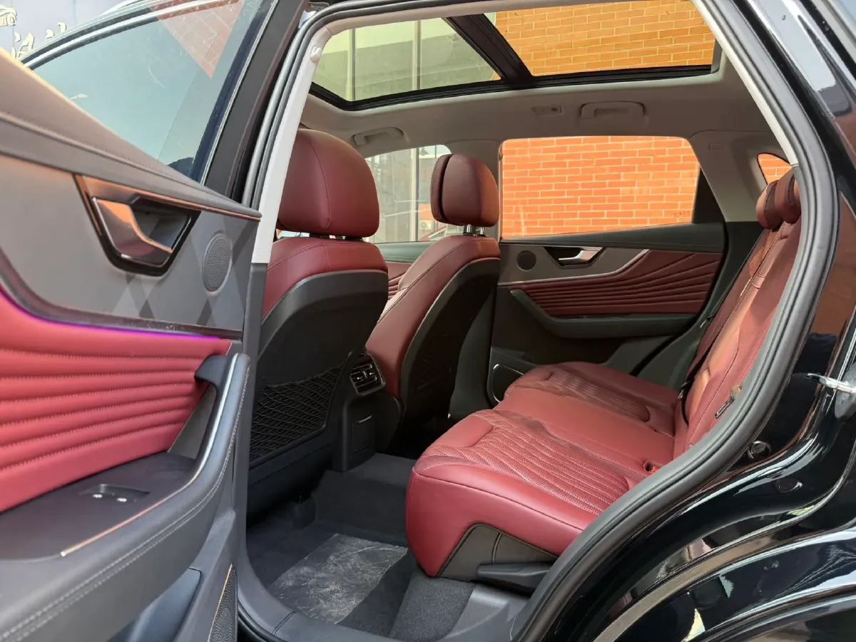 2023 HongQi HS5 2.0T 252HP L4 8AT,autocango,china used car exporter,china ev exporter,chinese used car exporter,chinese used ev exporter