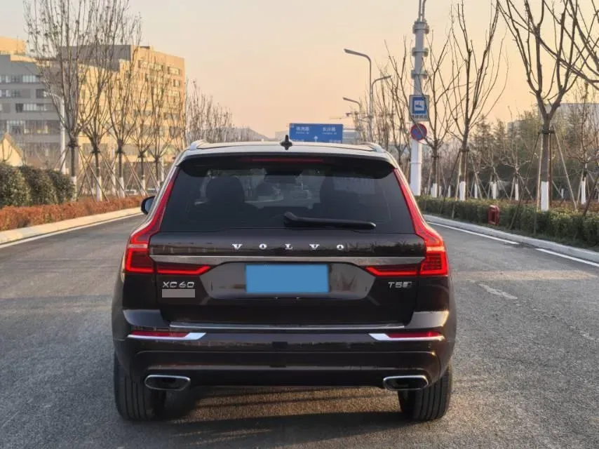 2020 Volvo XC60 2.0T 254HP L4 8AT,autocango,china used car exporter,china ev exporter,chinese used car exporter,chinese used ev exporter