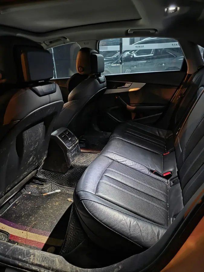 2020 Audi A4L 2.0T 190HP L4 7DCT,autocango,china used car exporter,china ev exporter,chinese used car exporter,chinese used ev exporter