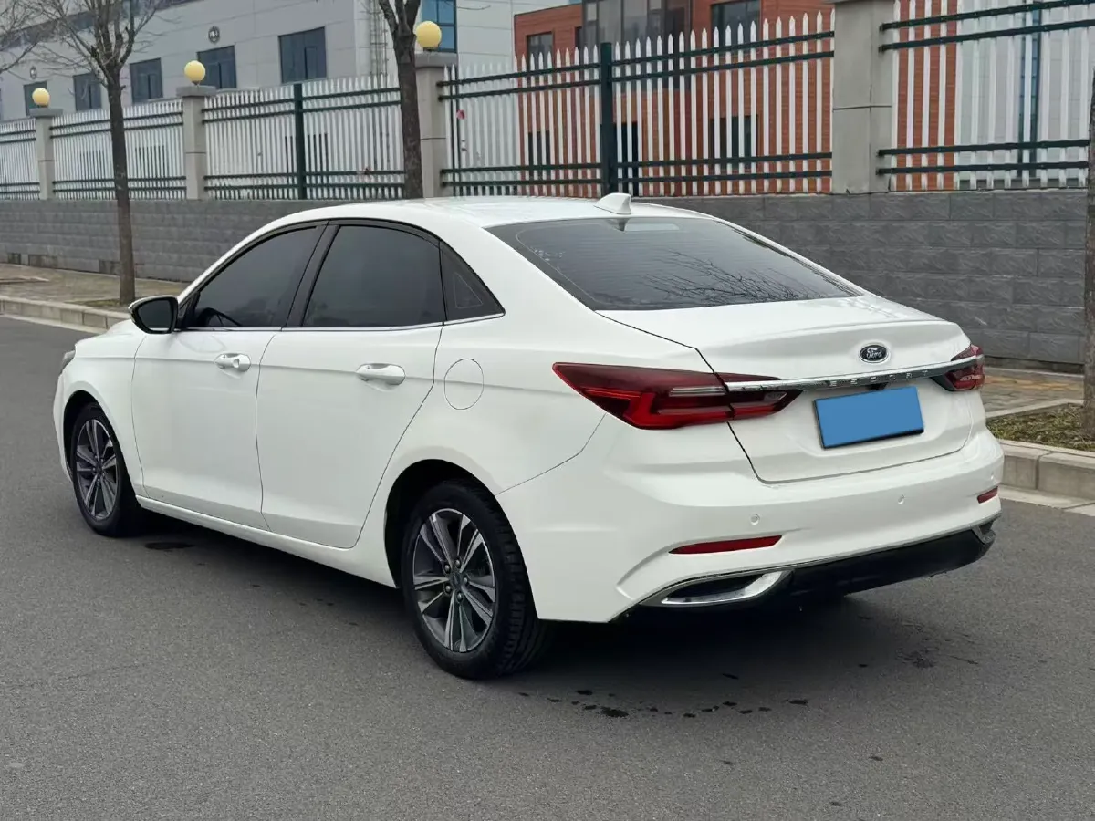 2021 Ford Escort 1.5L 122HP L3 6AT,autocango,china used car exporter,china ev exporter,chinese used car exporter,chinese used ev exporter