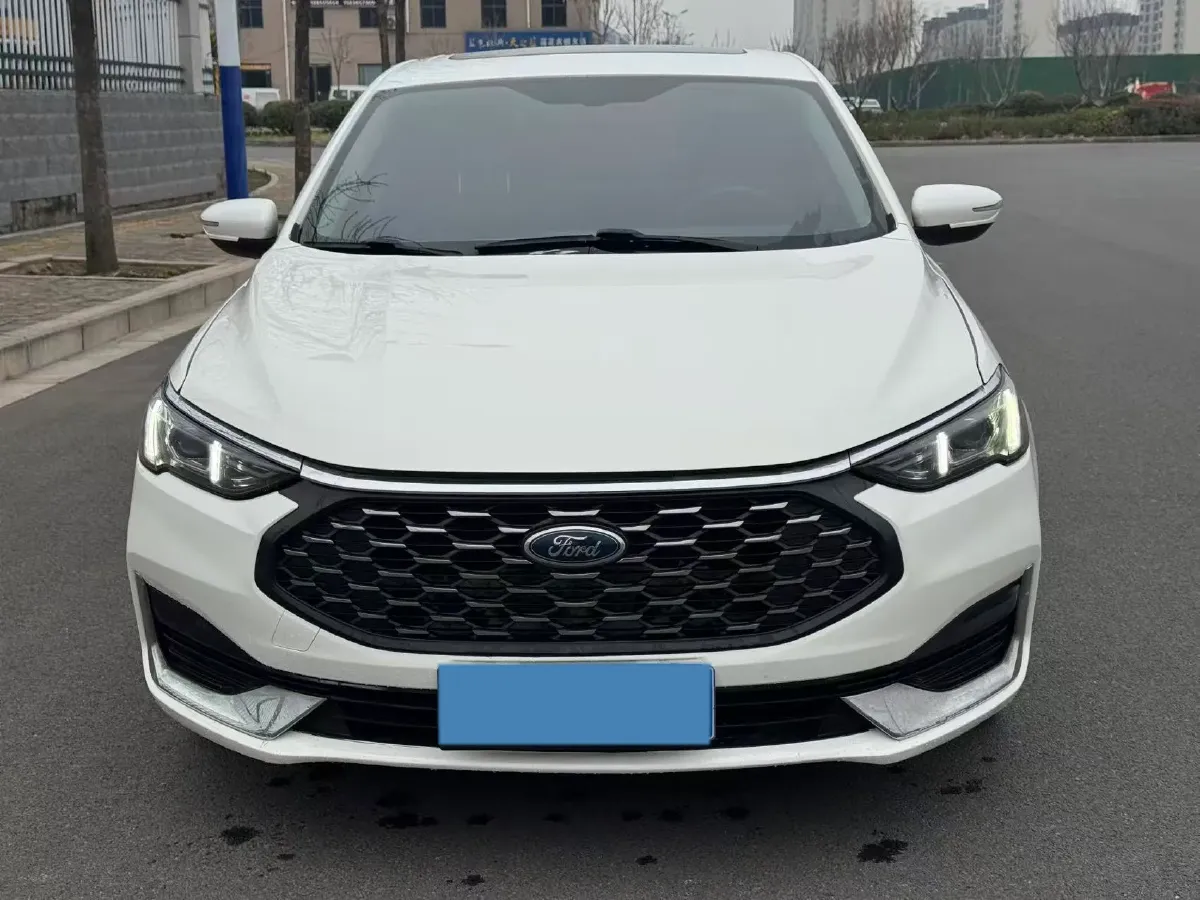2021 Ford Escort 1.5L 122HP L3 6AT,autocango,china used car exporter,china ev exporter,chinese used car exporter,chinese used ev exporter