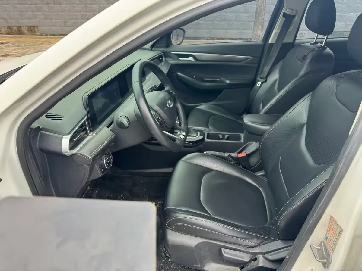 2021 Ford Escort 1.5L 122HP L3 6AT,autocango,china used car exporter,china ev exporter,chinese used car exporter,chinese used ev exporter