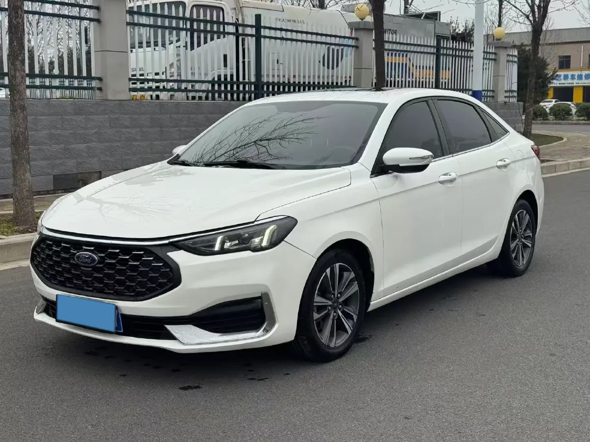 2021 Ford Escort 1.5L 122HP L3 6AT,autocango,china used car exporter,china ev exporter,chinese used car exporter,chinese used ev exporter