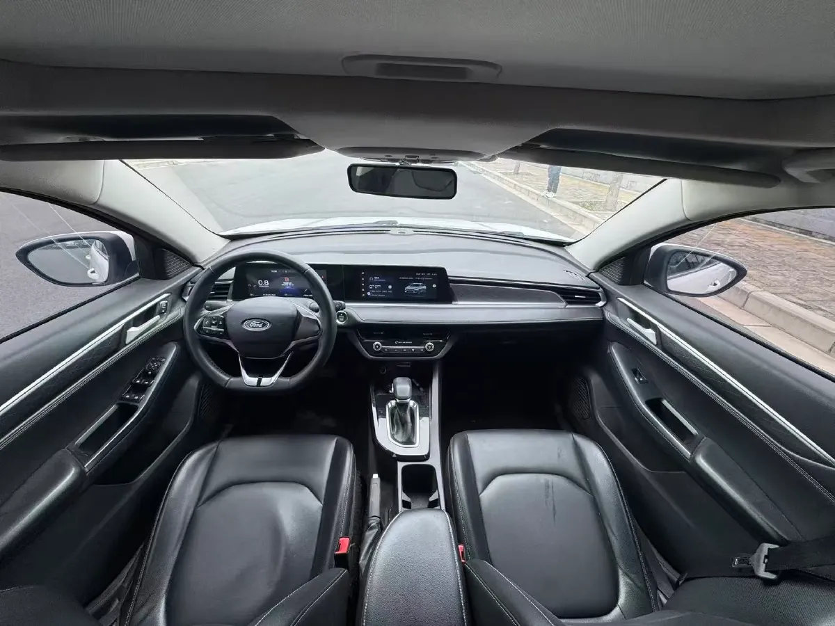 2021 Ford Escort 1.5L 122HP L3 6AT,autocango,china used car exporter,china ev exporter,chinese used car exporter,chinese used ev exporter