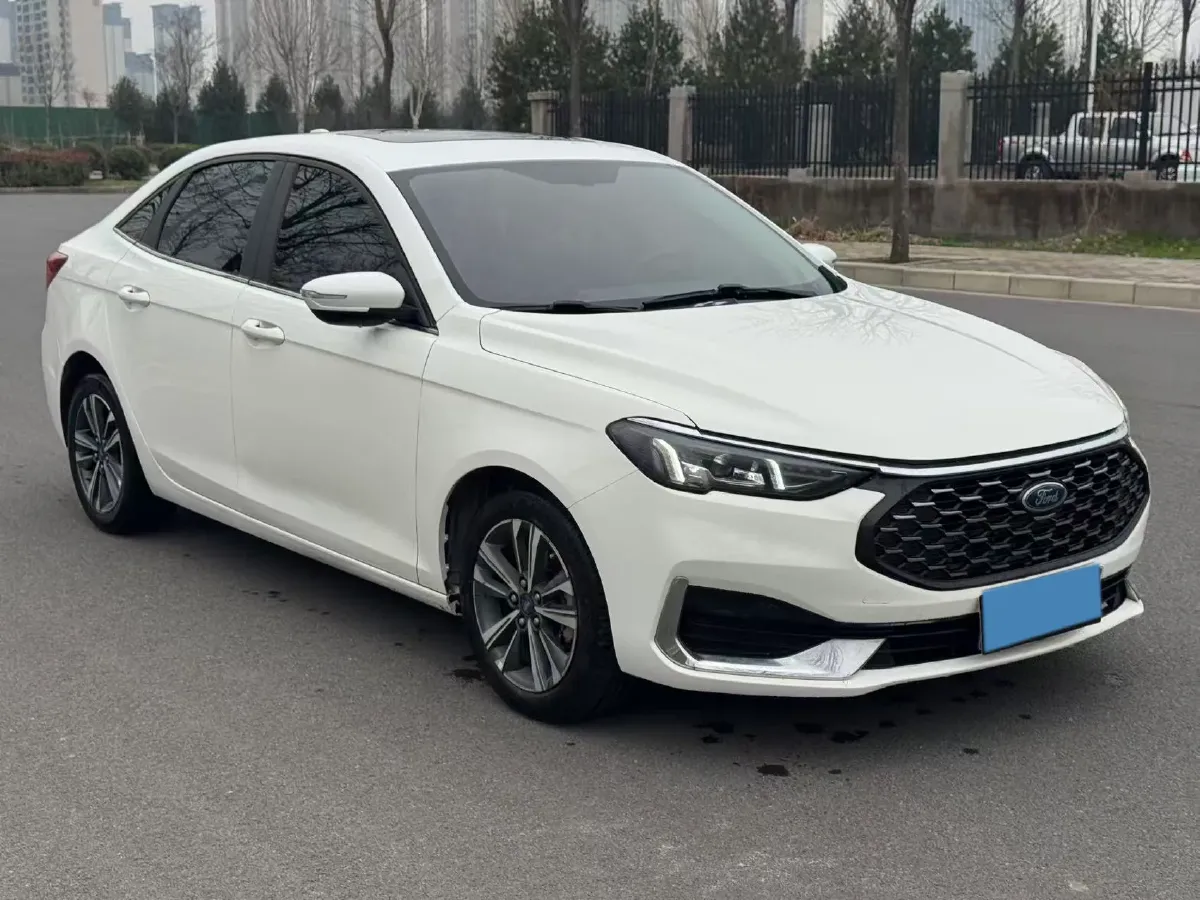 2021 Ford Escort 1.5L 122HP L3 6AT,autocango,china used car exporter,china ev exporter,chinese used car exporter,chinese used ev exporter