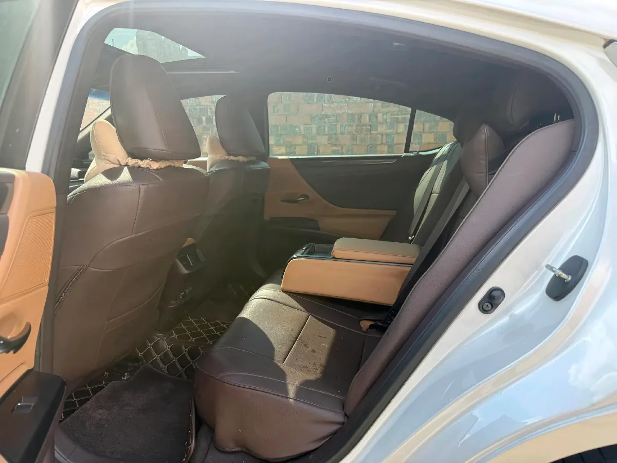 2020 Lexus ES 2.0L 173HP L4 CVT,autocango,china used car exporter,china ev exporter,chinese used car exporter,chinese used ev exporter