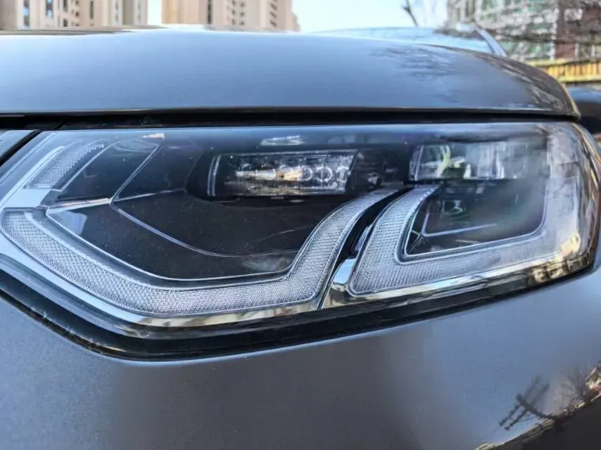 2022 Land Rover Discovery Sport 2.0T 249HP L4 9AT,autocango,china used car exporter,china ev exporter,chinese used car exporter,chinese used ev exporter