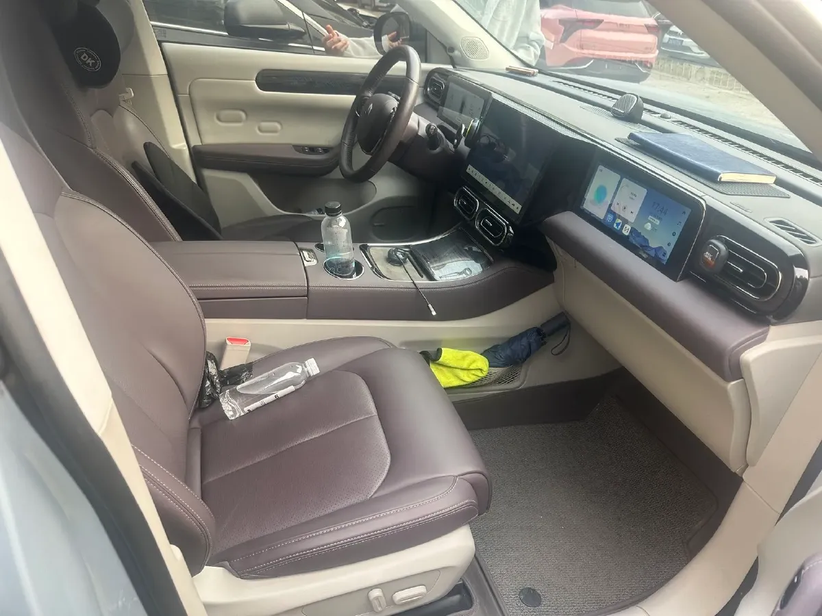 2023 Leapmotor C11 1.5L 95HP L4 REEV 43.74KWH,autocango,china used car exporter,china ev exporter,chinese used car exporter,chinese used ev exporter