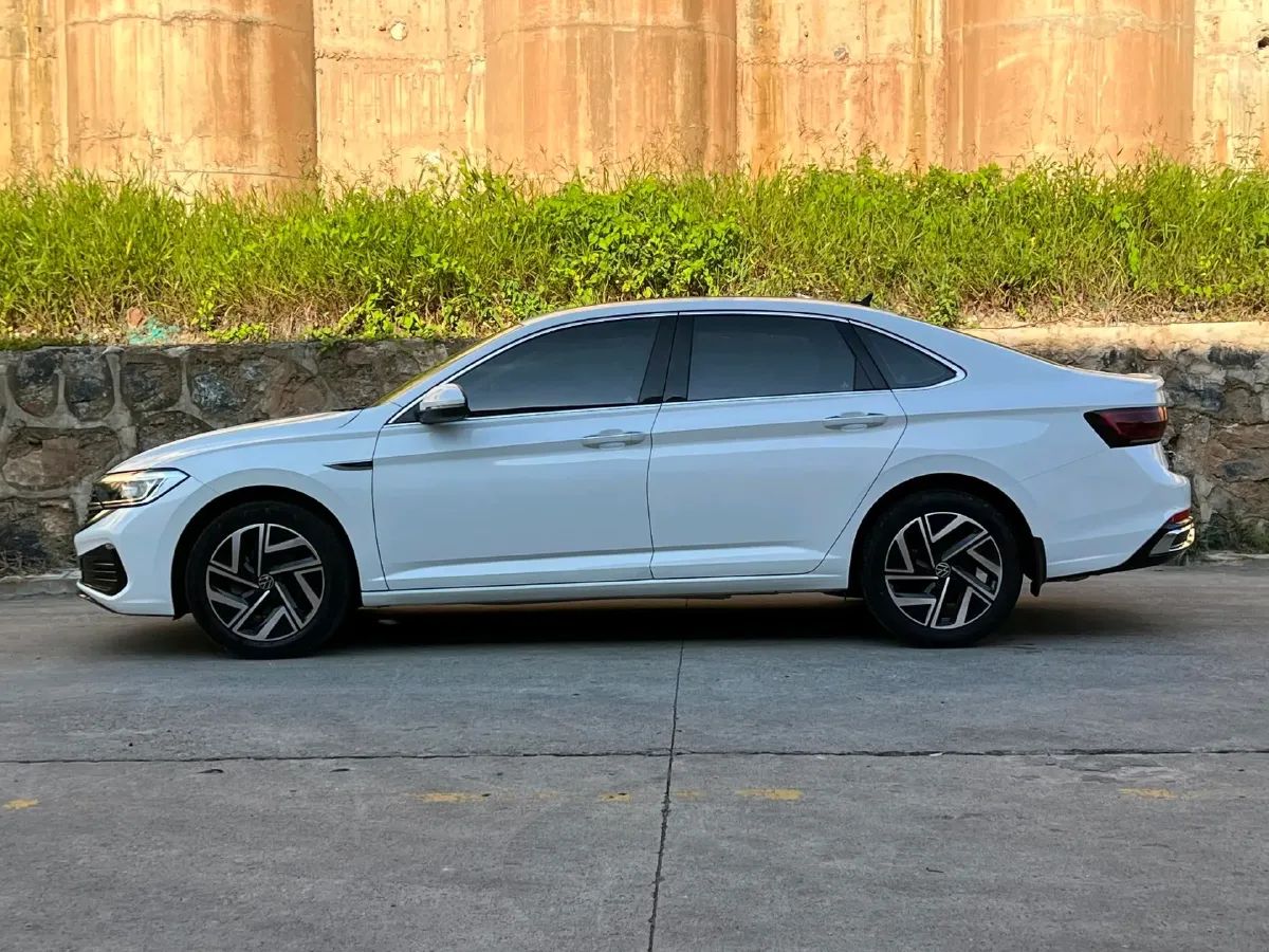 2023 Volkswagen Sagitar 1.5T 160HP L4 7DCT,autocango,china used car exporter,china ev exporter,chinese used car exporter,chinese used ev exporter