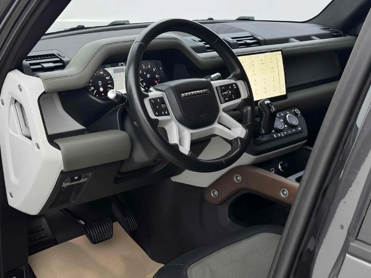 2022 Land Rover Defender 3.0T 400HP L6 8AT,autocango,china used car exporter,china ev exporter,chinese used car exporter,chinese used ev exporter