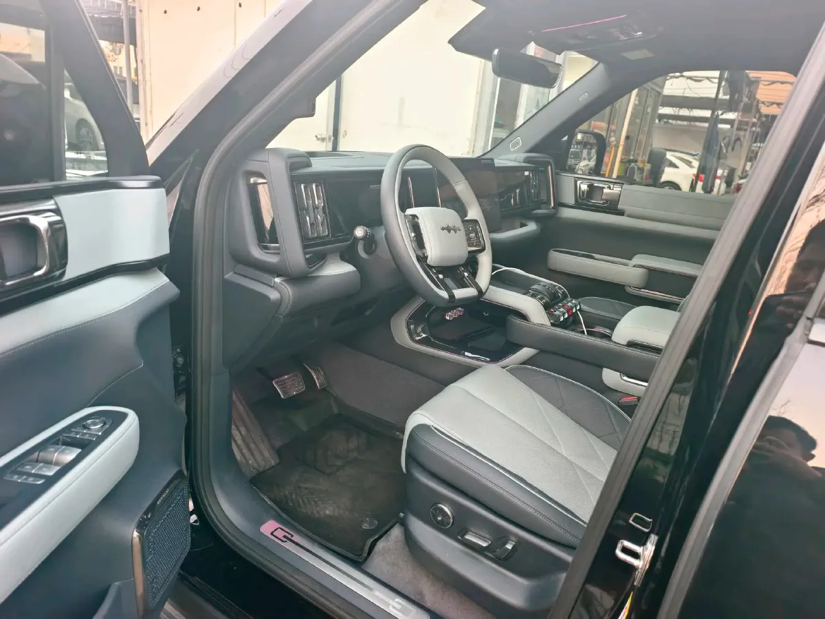 2023 FangChengBao Bao 5 1.5T 194HP L4 E-CVT PHEV 31.8KWH,autocango,china used car exporter,china ev exporter,chinese used car exporter,chinese used ev exporter