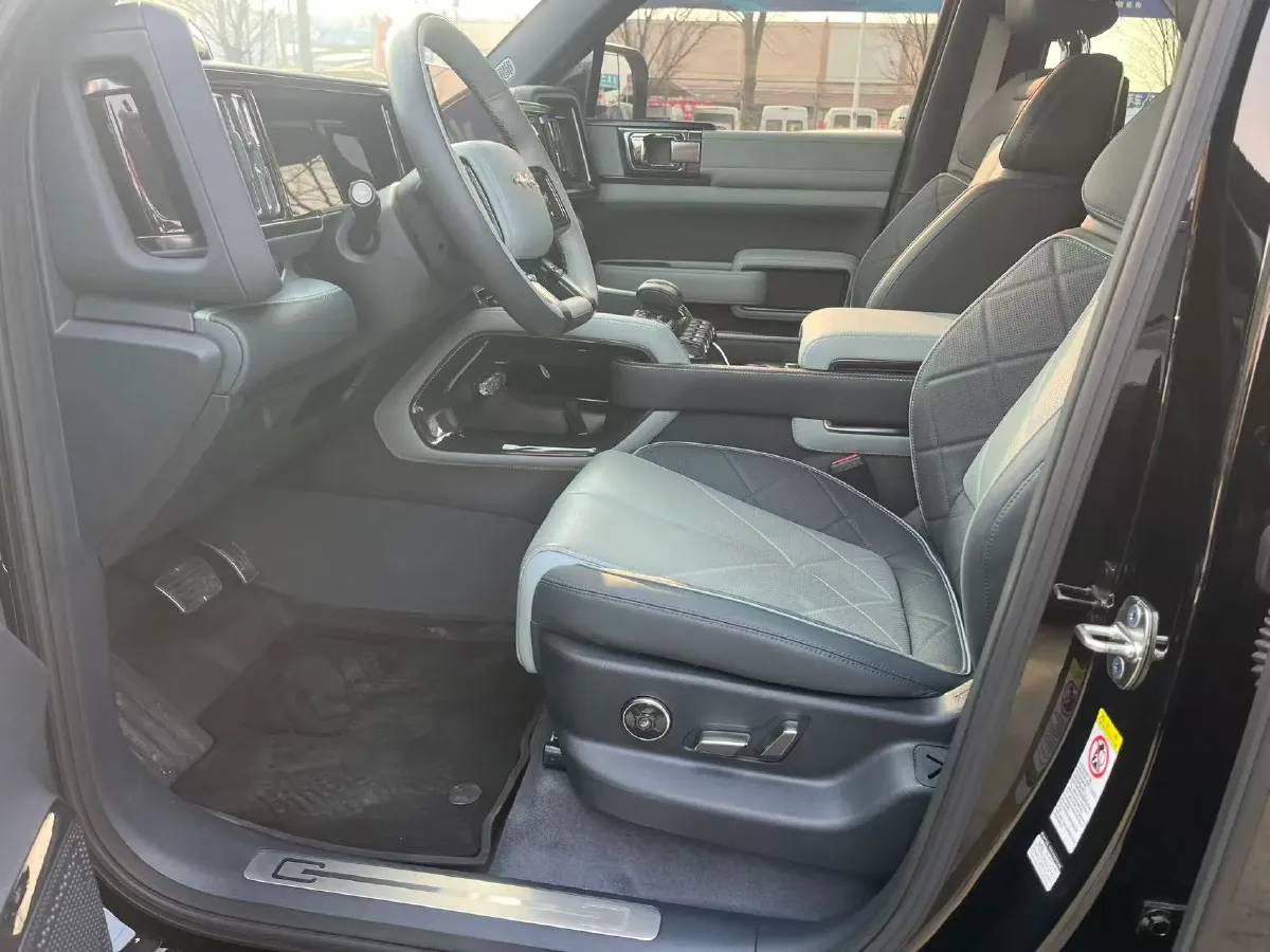 2023 FangChengBao Bao 5 1.5T 194HP L4 E-CVT PHEV 31.8KWH,autocango,china used car exporter,china ev exporter,chinese used car exporter,chinese used ev exporter