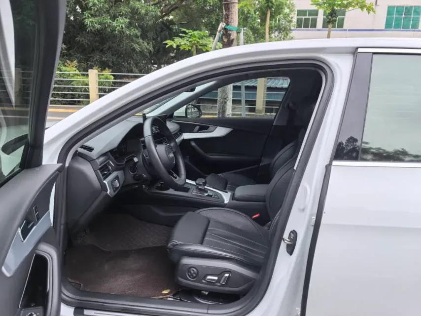 2024 Audi A4L 2.0T 190HP L4 7DCT,autocango,china used car exporter,china ev exporter,chinese used car exporter,chinese used ev exporter