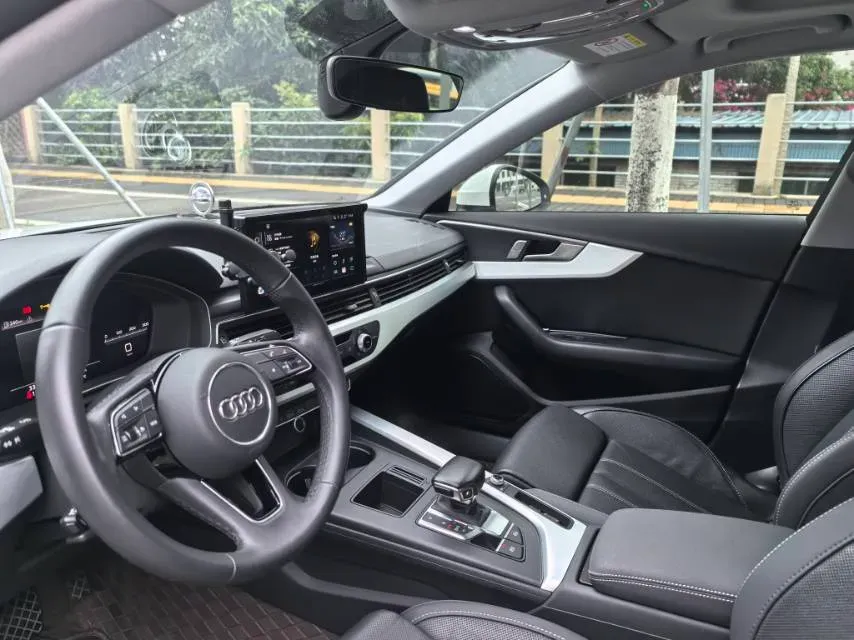 2024 Audi A4L 2.0T 190HP L4 7DCT,autocango,china used car exporter,china ev exporter,chinese used car exporter,chinese used ev exporter