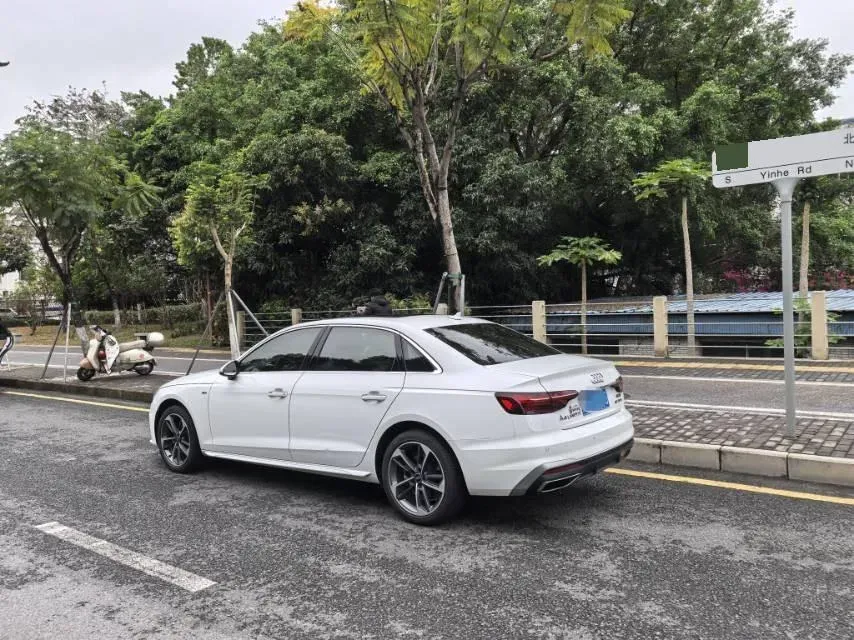 2024 Audi A4L 2.0T 190HP L4 7DCT,autocango,china used car exporter,china ev exporter,chinese used car exporter,chinese used ev exporter