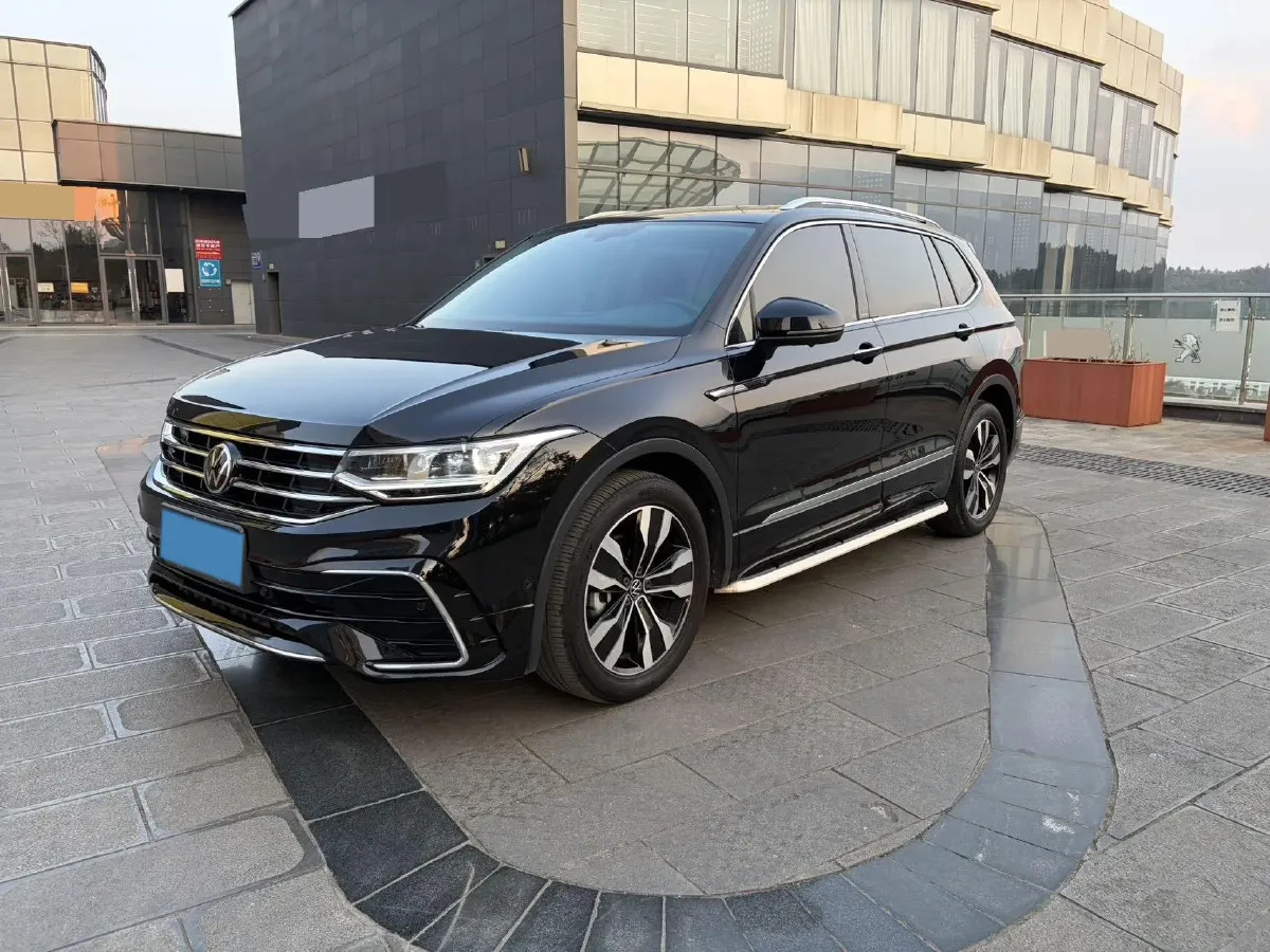 2024 Volkswagen Tiguan L 2.0T 186HP L4 7DCT,autocango,china used car exporter,china ev exporter,chinese used car exporter,chinese used ev exporter
