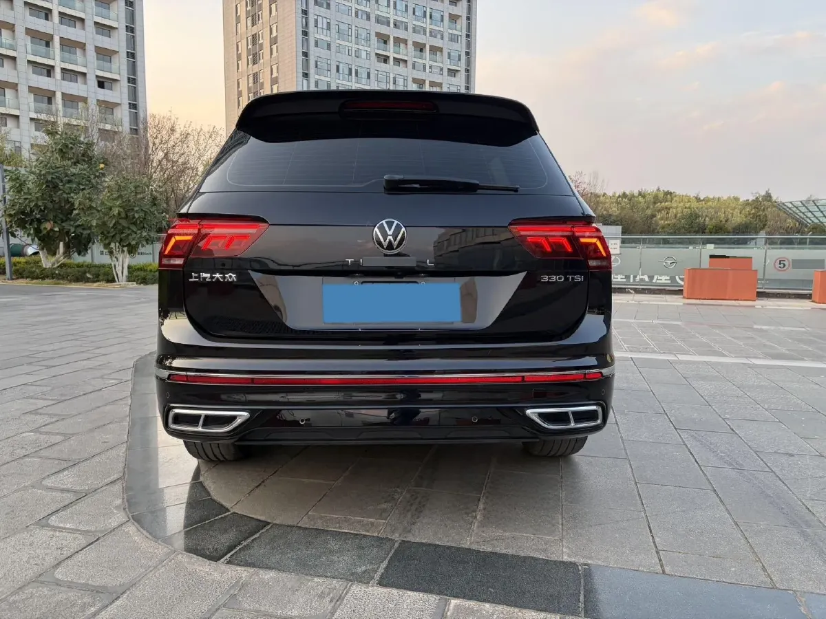 2024 Volkswagen Tiguan L 2.0T 186HP L4 7DCT,autocango,china used car exporter,china ev exporter,chinese used car exporter,chinese used ev exporter
