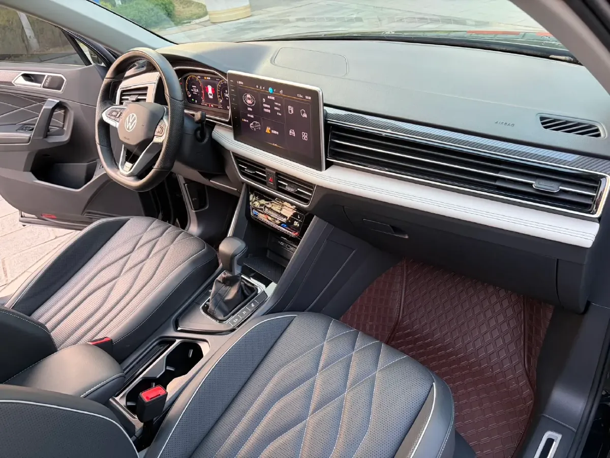 2024 Volkswagen Tiguan L 2.0T 186HP L4 7DCT,autocango,china used car exporter,china ev exporter,chinese used car exporter,chinese used ev exporter