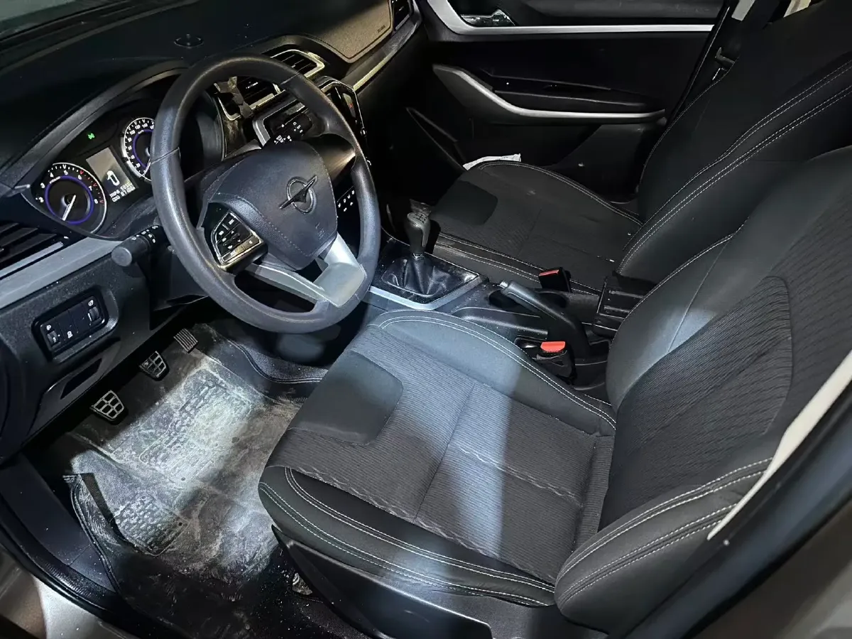 2017 HaiMa S5 Young Edition 1.6L 122HP L4 5MT,autocango,china used car exporter,china ev exporter,chinese used car exporter,chinese used ev exporter