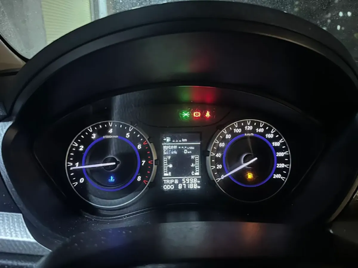 2017 HaiMa S5 Young Edition 1.6L 122HP L4 5MT,autocango,china used car exporter,china ev exporter,chinese used car exporter,chinese used ev exporter