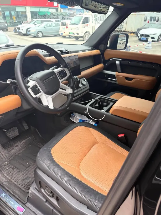 2024 Land Rover Defender 3.0T 400HP L6 8AT,autocango,china used car exporter,china ev exporter,chinese used car exporter,chinese used ev exporter