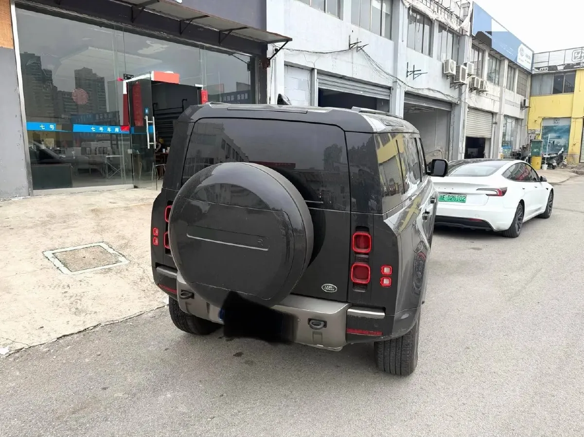 2024 Land Rover Defender 3.0T 400HP L6 8AT,autocango,china used car exporter,china ev exporter,chinese used car exporter,chinese used ev exporter