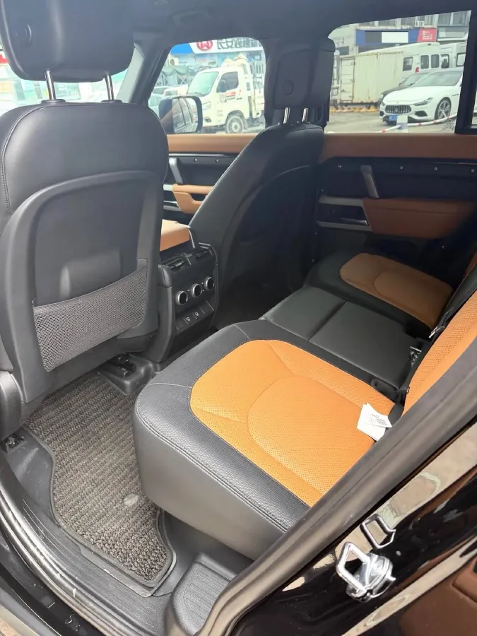 2024 Land Rover Defender 3.0T 400HP L6 8AT,autocango,china used car exporter,china ev exporter,chinese used car exporter,chinese used ev exporter