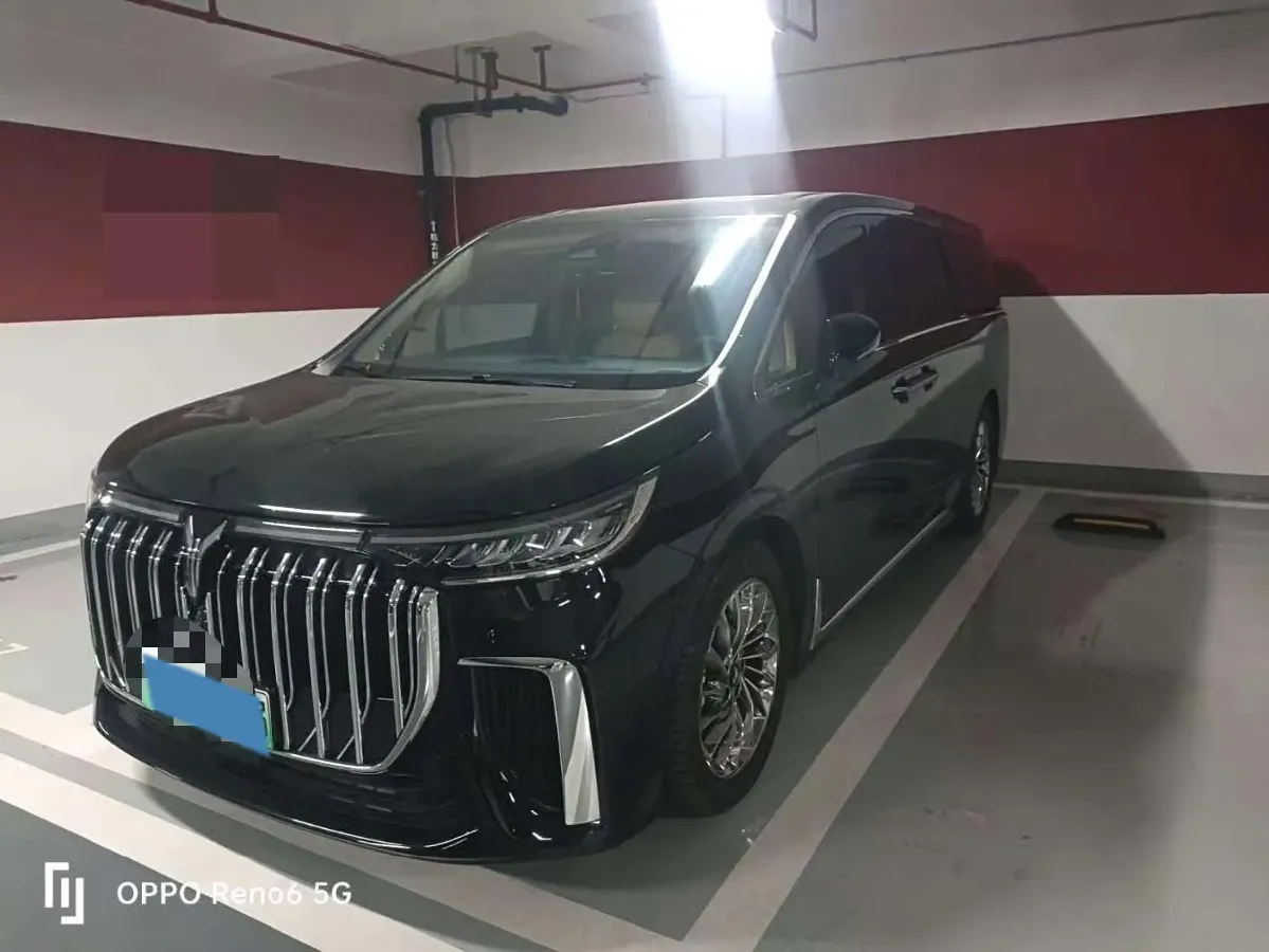 2024 Voyah Dream 1.5T 150HP L4 PHEV 43KWH,autocango,china used car exporter,china ev exporter,chinese used car exporter,chinese used ev exporter