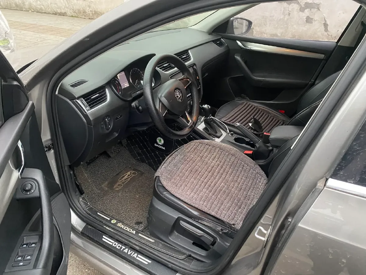 2018 Skoda Octavia 1.2T 116HP L4 7DCT,autocango,china used car exporter,china ev exporter,chinese used car exporter,chinese used ev exporter