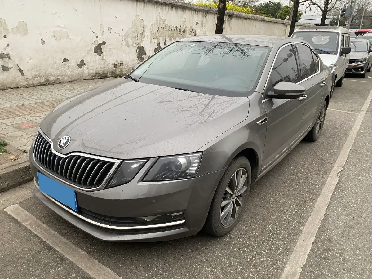 2018 Skoda Octavia 1.2T 116HP L4 7DCT,autocango,china used car exporter,china ev exporter,chinese used car exporter,chinese used ev exporter