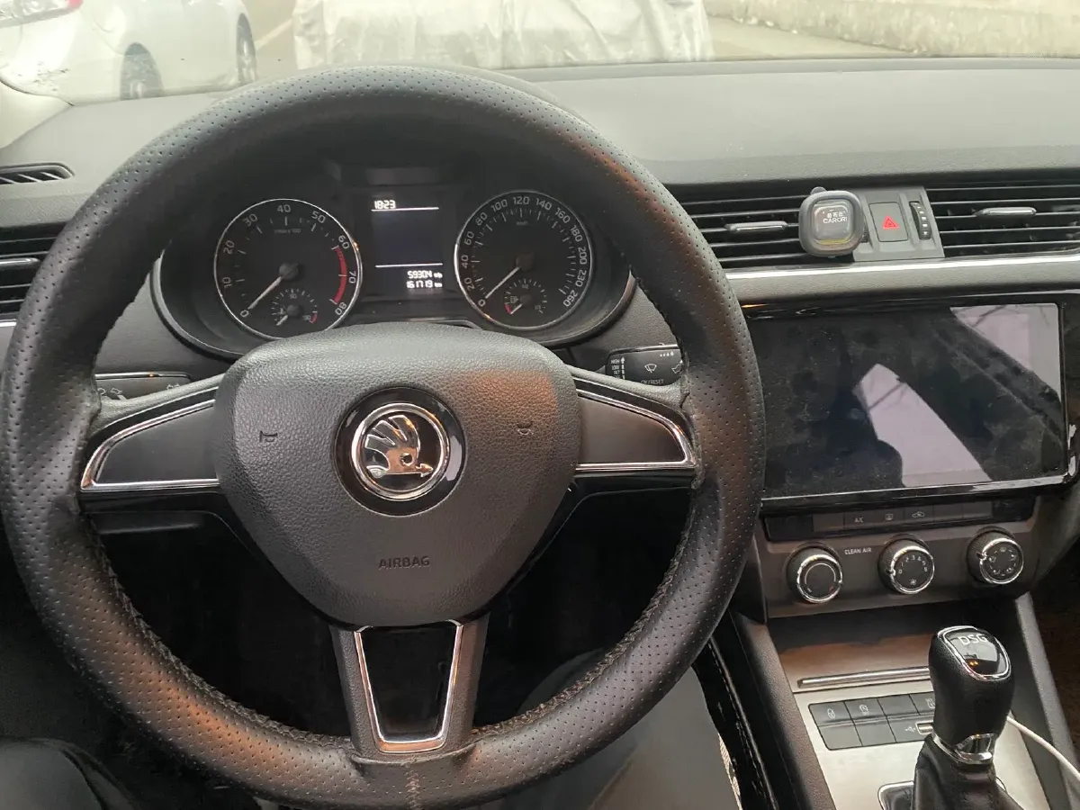 2018 Skoda Octavia 1.2T 116HP L4 7DCT,autocango,china used car exporter,china ev exporter,chinese used car exporter,chinese used ev exporter