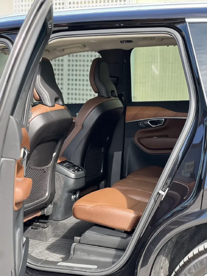 2019 Volvo XC90 2.0T 320HP L4 8AT,autocango,china used car exporter,china ev exporter,chinese used car exporter,chinese used ev exporter