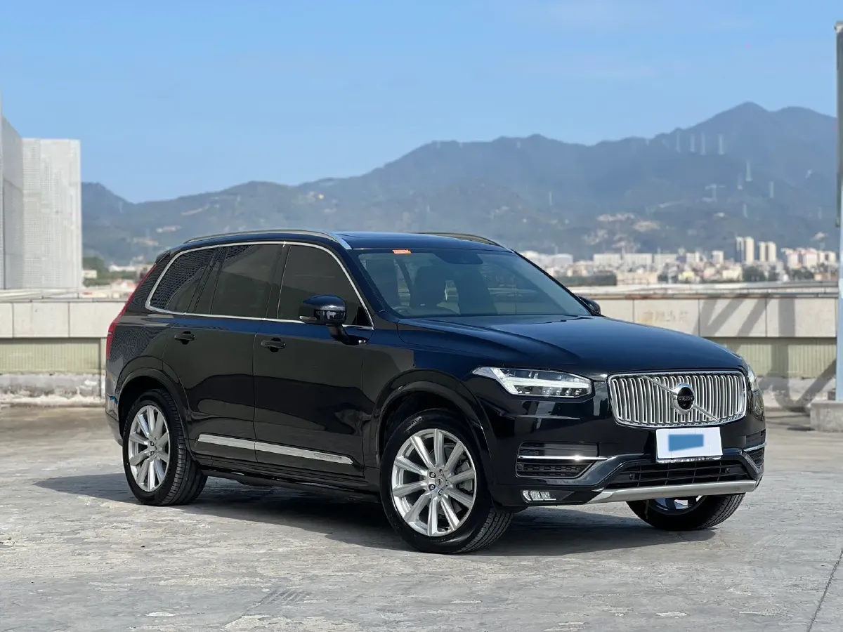 2019 Volvo XC90 2.0T 320HP L4 8AT,autocango,china used car exporter,china ev exporter,chinese used car exporter,chinese used ev exporter